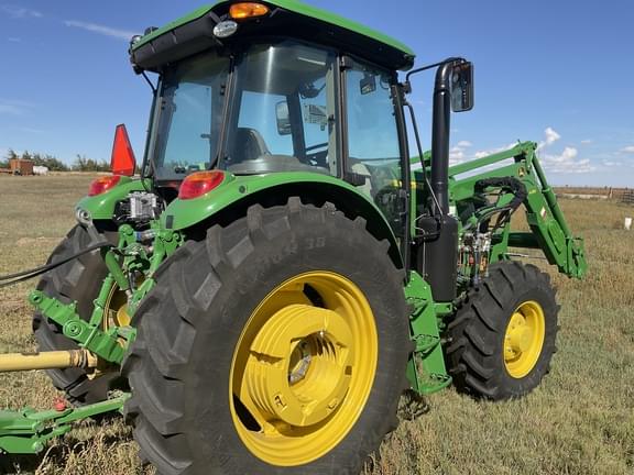 Image of John Deere 6135E equipment image 2