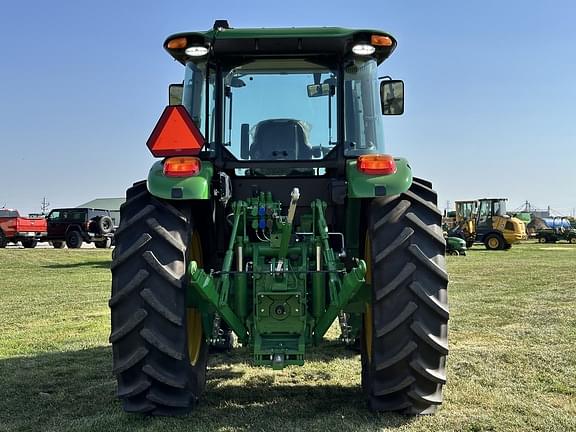 Image of John Deere 6135E equipment image 3