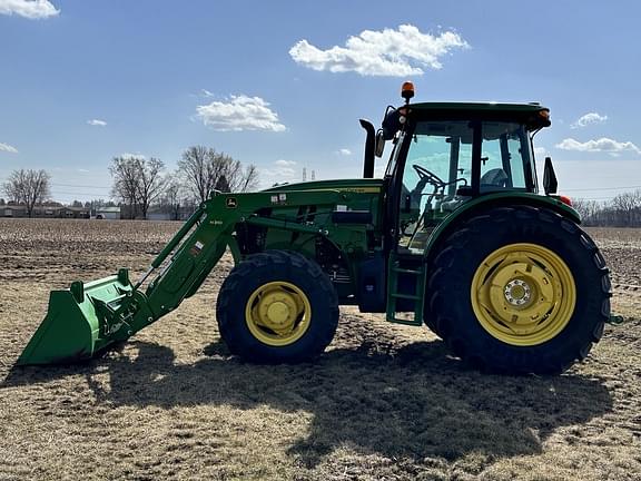 Image of John Deere 6135E equipment image 3