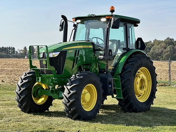 Image of John Deere 6135E equipment image 2