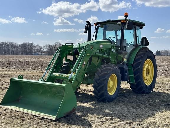 Image of John Deere 6135E equipment image 2