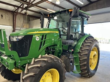 Main image John Deere 6135E