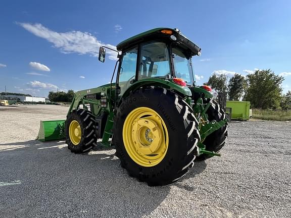 Image of John Deere 6135E equipment image 3