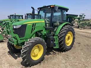 Main image John Deere 6135E 4