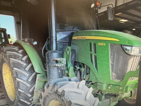 Image of John Deere 6135M equipment image 1