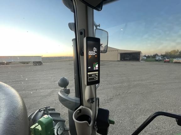 Image of John Deere 6140M equipment image 2