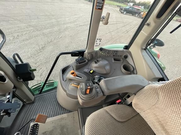 Image of John Deere 6140M equipment image 4