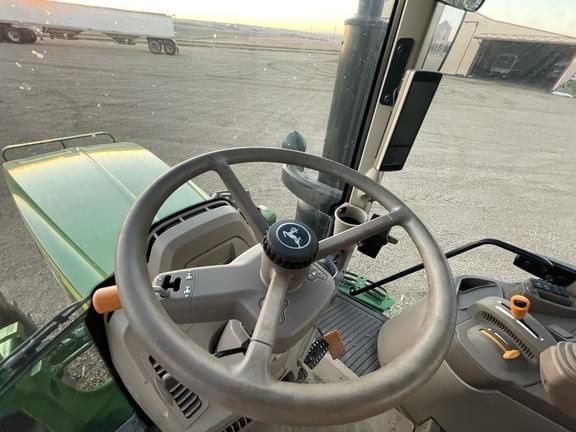 Image of John Deere 6140M equipment image 3