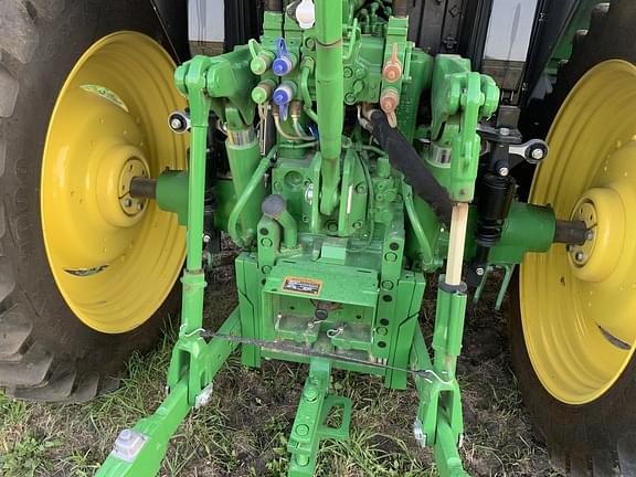 Image of John Deere 6140M equipment image 2