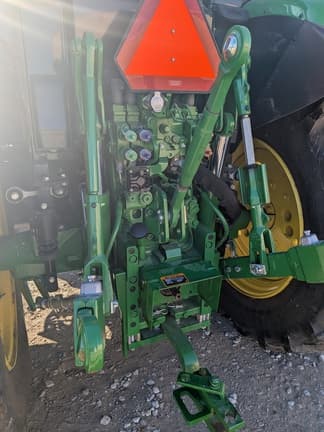 Image of John Deere 6140M equipment image 4