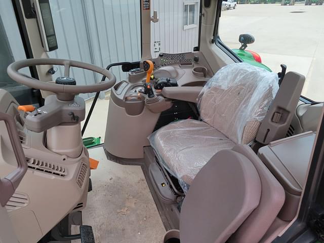 Image of John Deere 6140M equipment image 4
