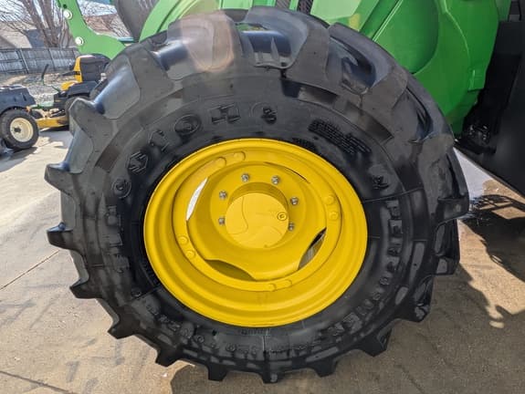 Image of John Deere 6140M equipment image 2