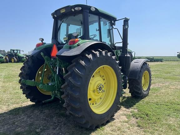 Image of John Deere 6145M equipment image 4