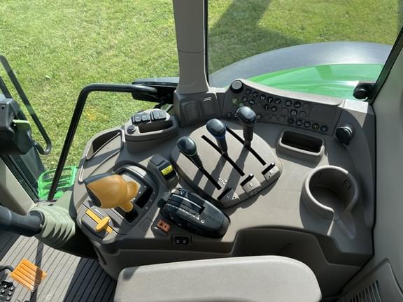Image of John Deere 6145M equipment image 3