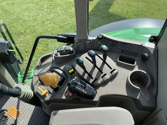Image of John Deere 6145M equipment image 2