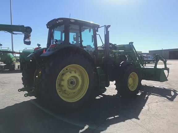 Image of John Deere 6145M equipment image 4