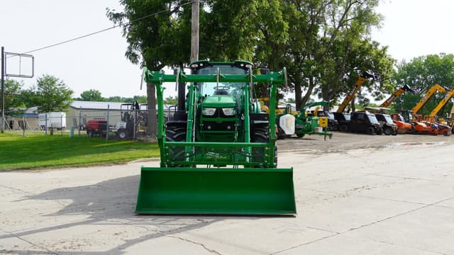 Image of John Deere 6145M equipment image 3