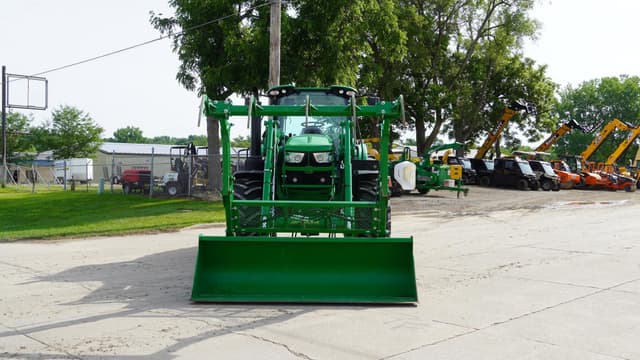 Image of John Deere 6145M equipment image 3