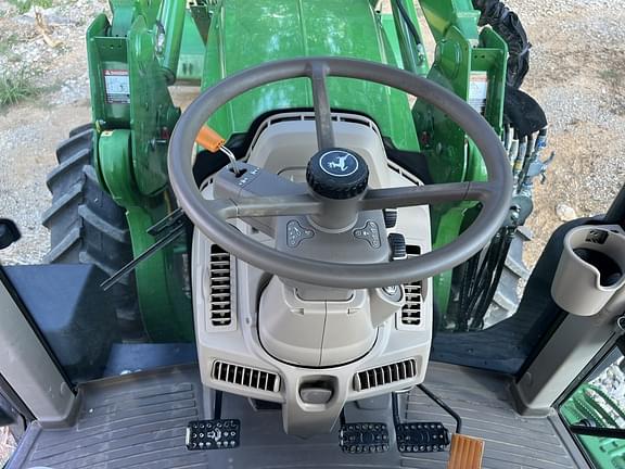 Image of John Deere 6145M equipment image 4