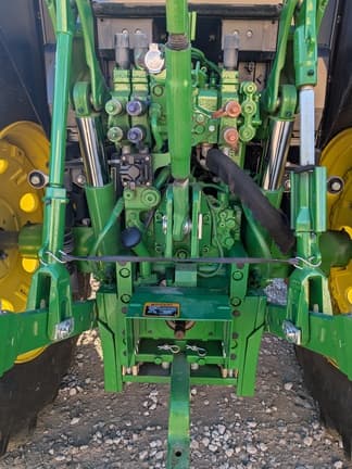 Image of John Deere 6145M equipment image 4