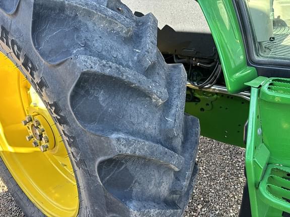 Image of John Deere 6145M equipment image 3