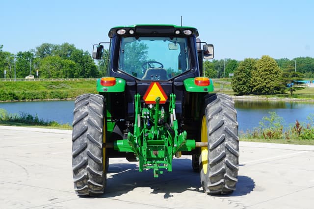 Image of John Deere 6145M equipment image 4
