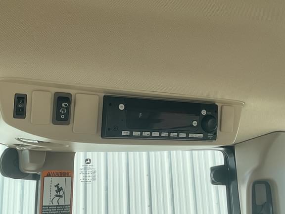 Image of John Deere 6145M equipment image 4