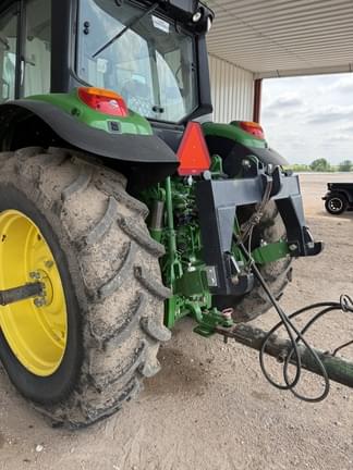 Image of John Deere 6145M equipment image 4