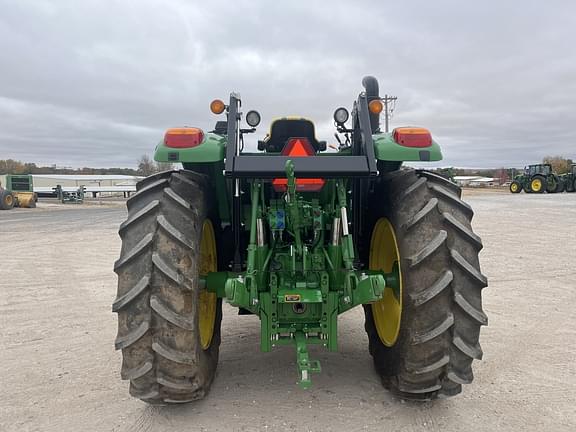 Image of John Deere 6145M equipment image 4