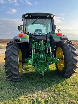 Image of John Deere 6155M equipment image 4