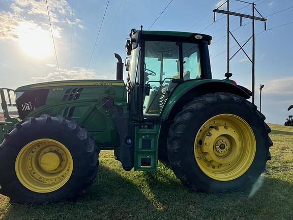 Image of John Deere 6155M equipment image 4