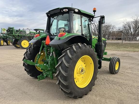 Image of John Deere 6155M equipment image 4