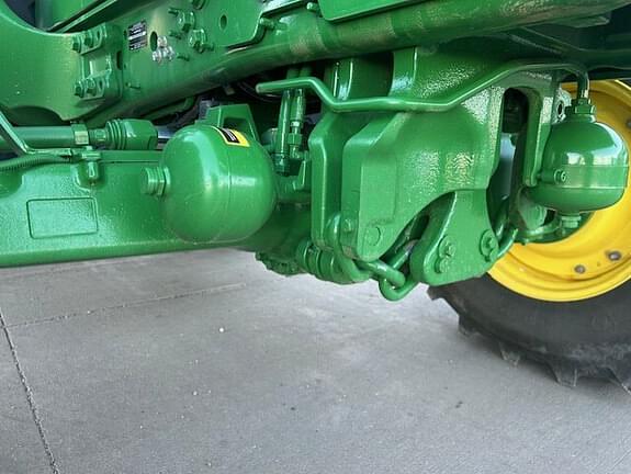 Image of John Deere 6155M equipment image 4