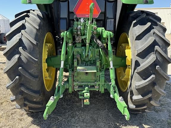 Image of John Deere 6155M equipment image 4