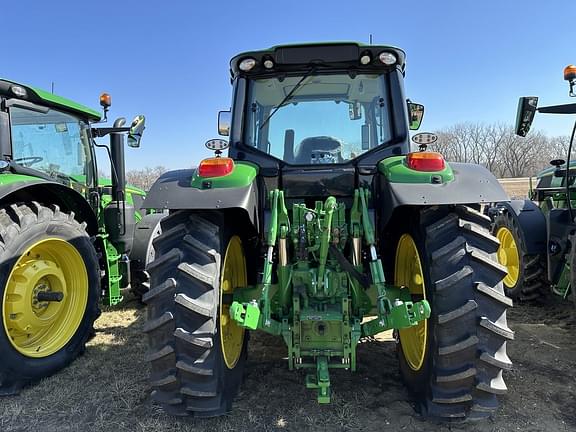 Image of John Deere 6155M equipment image 4