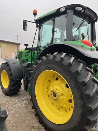 Image of John Deere 6155M equipment image 4