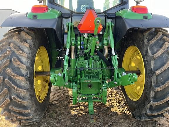 Image of John Deere 6155M equipment image 4