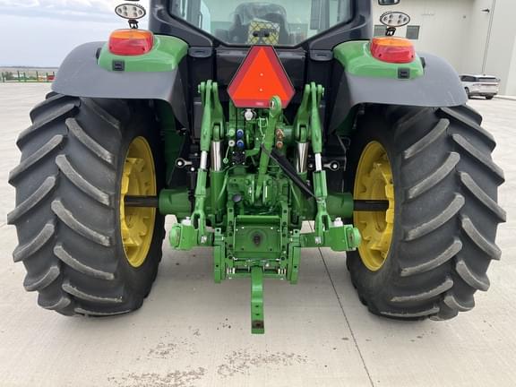 Image of John Deere 6155M equipment image 4