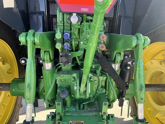 Image of John Deere 6155M equipment image 4