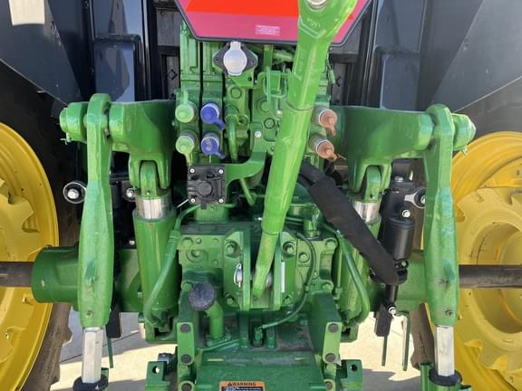 Image of John Deere 6155M equipment image 4