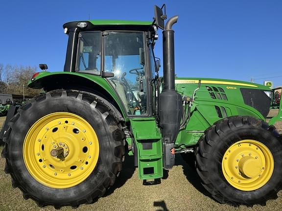 Image of John Deere 6155M equipment image 1