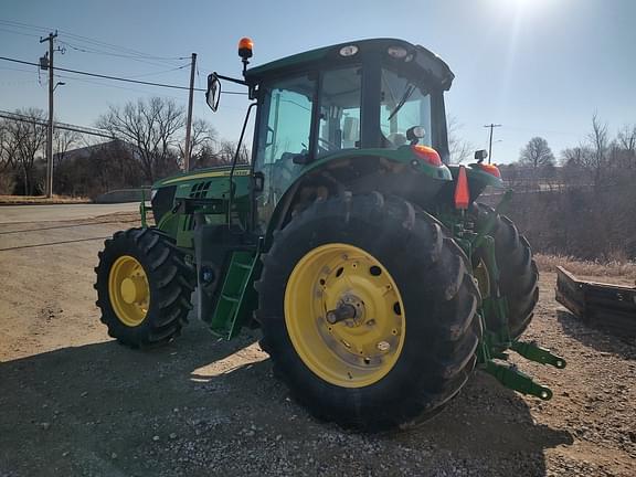 Image of John Deere 6155M equipment image 4