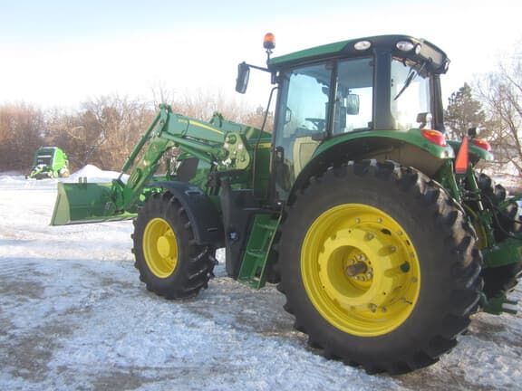 Image of John Deere 6155M equipment image 3