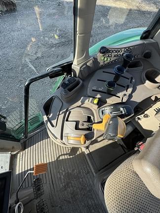 Image of John Deere 6155M equipment image 4