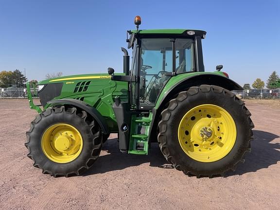 Image of John Deere 6155M equipment image 2