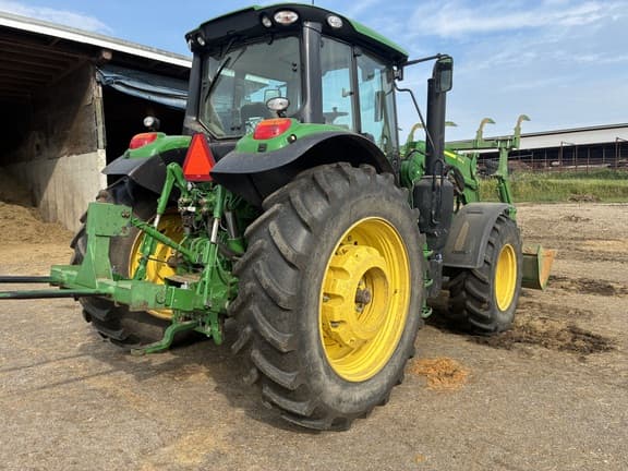 Image of John Deere 6155M equipment image 4