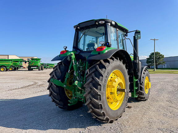 Image of John Deere 6155M equipment image 4