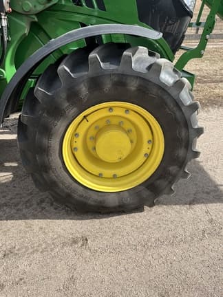 Image of John Deere 6155M equipment image 4