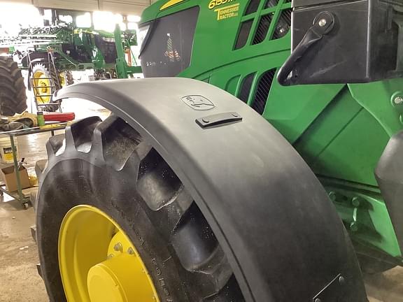 Image of John Deere 6155M equipment image 4