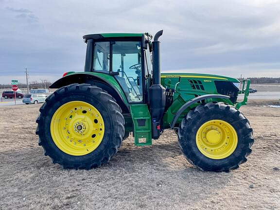 Image of John Deere 6155M equipment image 3